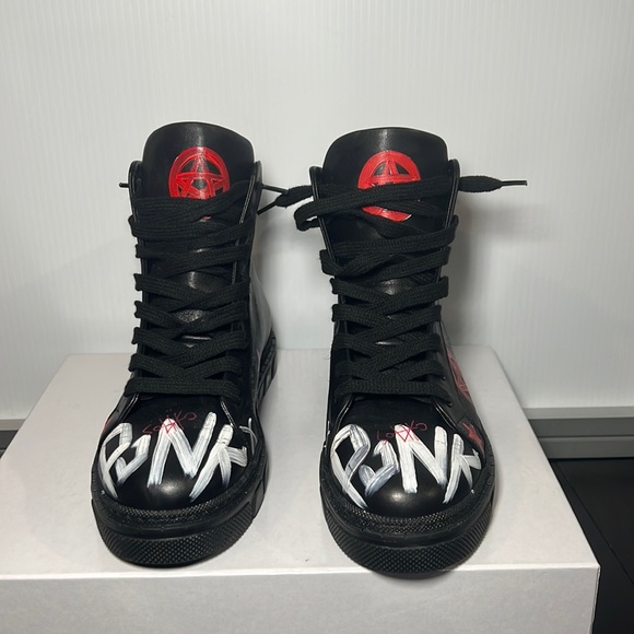 Blk Graffiti High Tops B2 Womens sz 10 - Picture 2 of 11